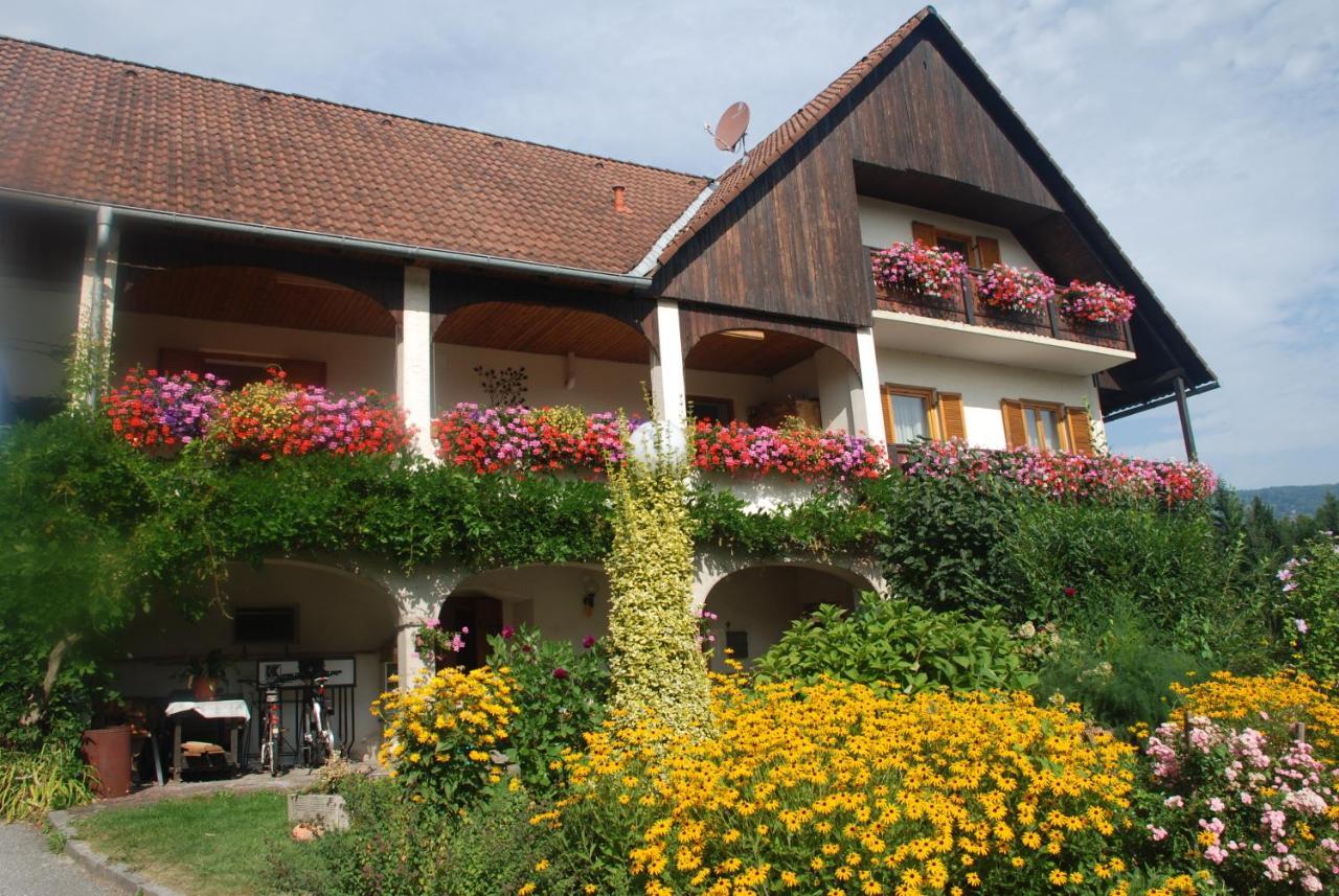 Gaestehaus Der Gamser Winzerstube Bad Gams Bagian luar foto